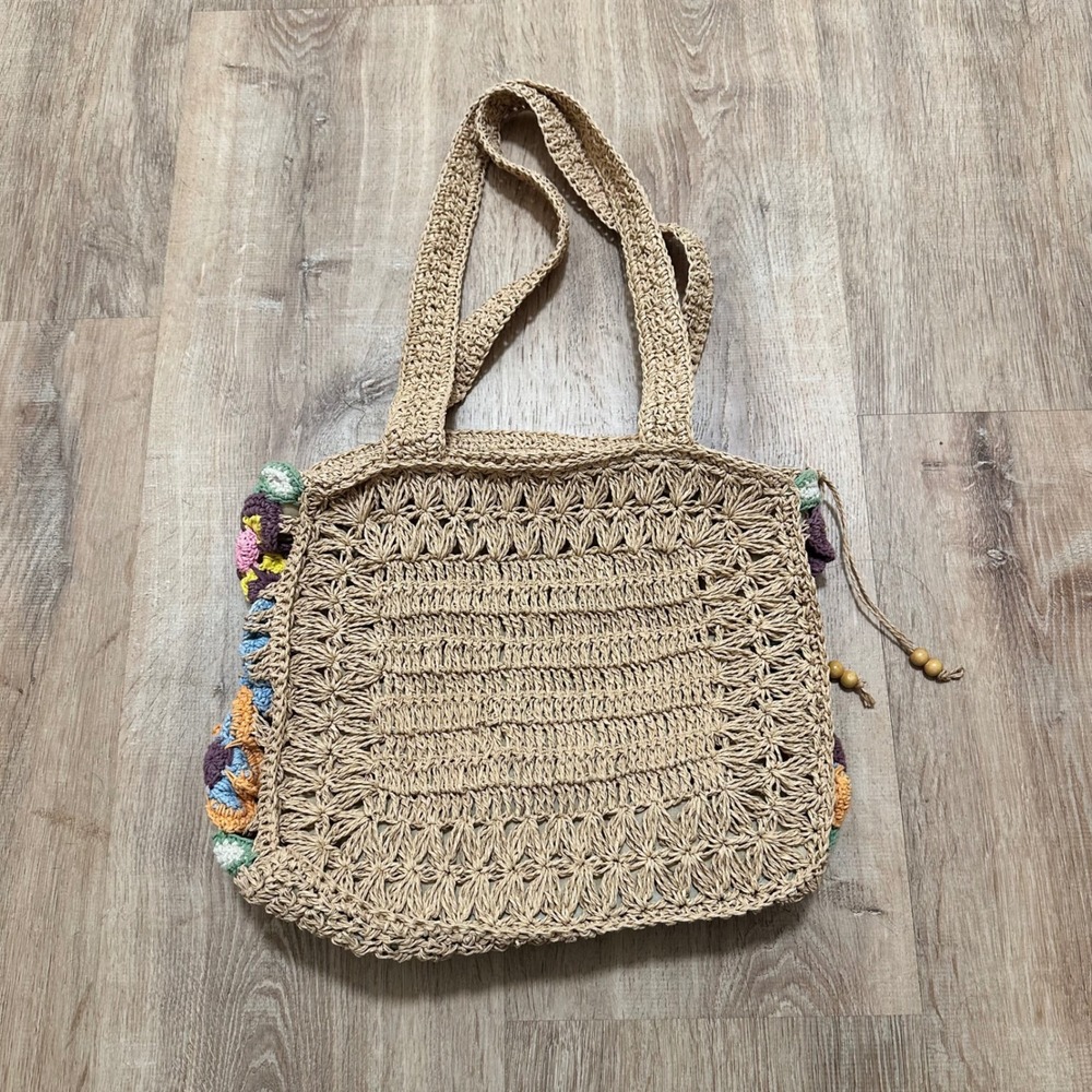 FADED GLORY | Boho Crochet Raffia Tan Woven Straw Floral Appliqué Tote Bag